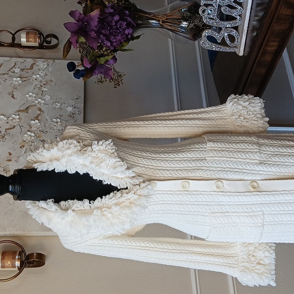 Nine West Ivory Fluffy Neckline And Cuff Knit Cardigan Coat. Size L - Picture 7 of 17